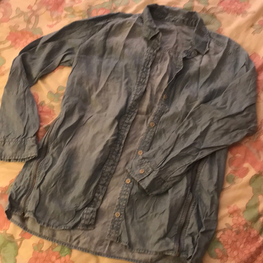 Button down - Picture 1 of 3